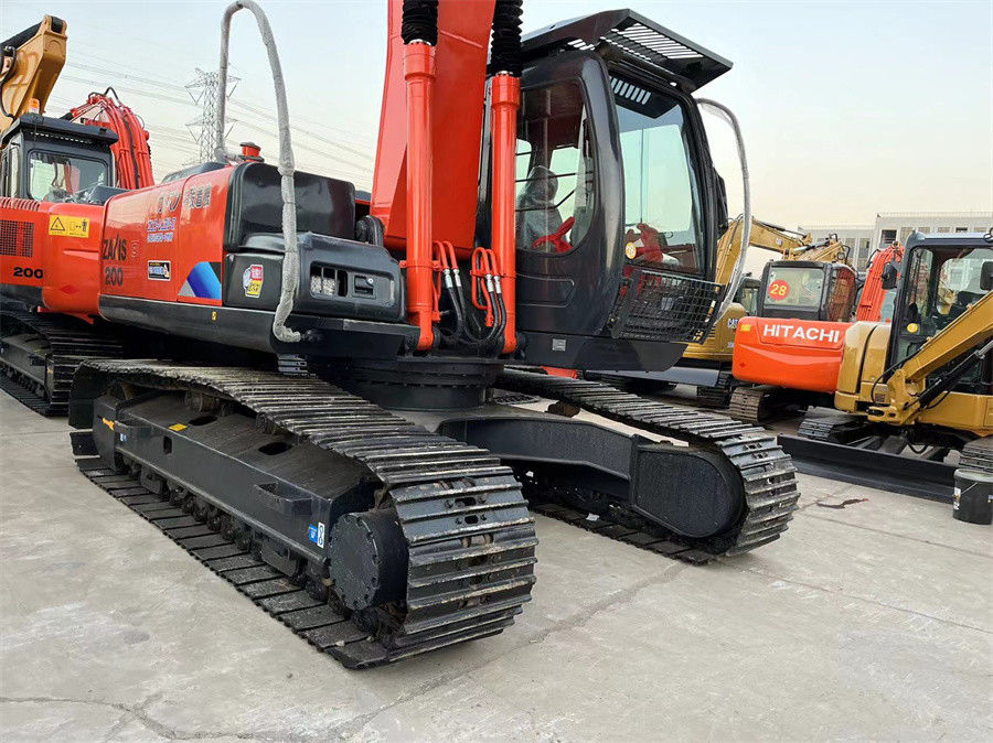 Gebruikt Japan 2021jaar Hitachi ZX200 graafmachine Uitstekende staat Rode kleur