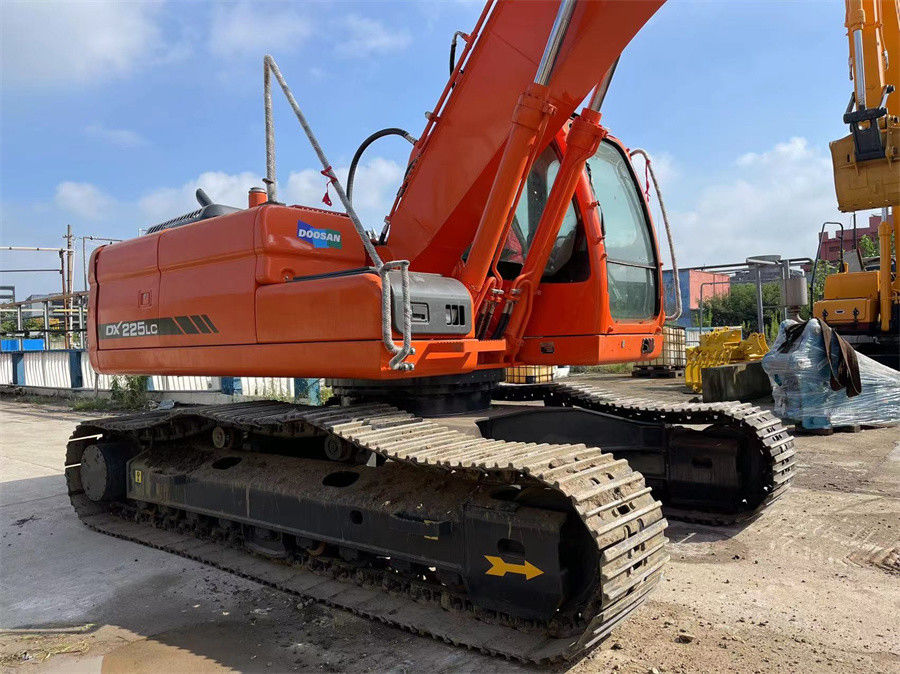 Gebruikte Doosan DX225 graafmachine gemaakt in Korea goede staat laag brandstofverbruik