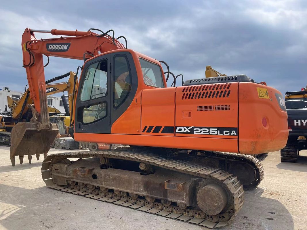 Vind uw perfecte match Gebruikte Doosan DX225LCA 22 ton graafmachine in uitstekende staat