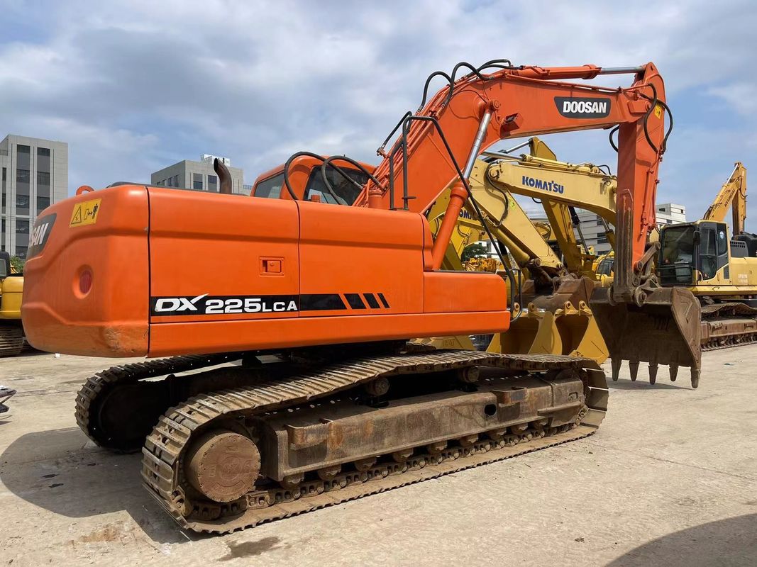 Vind uw perfecte match Gebruikte Doosan DX225LCA 22 ton graafmachine in uitstekende staat