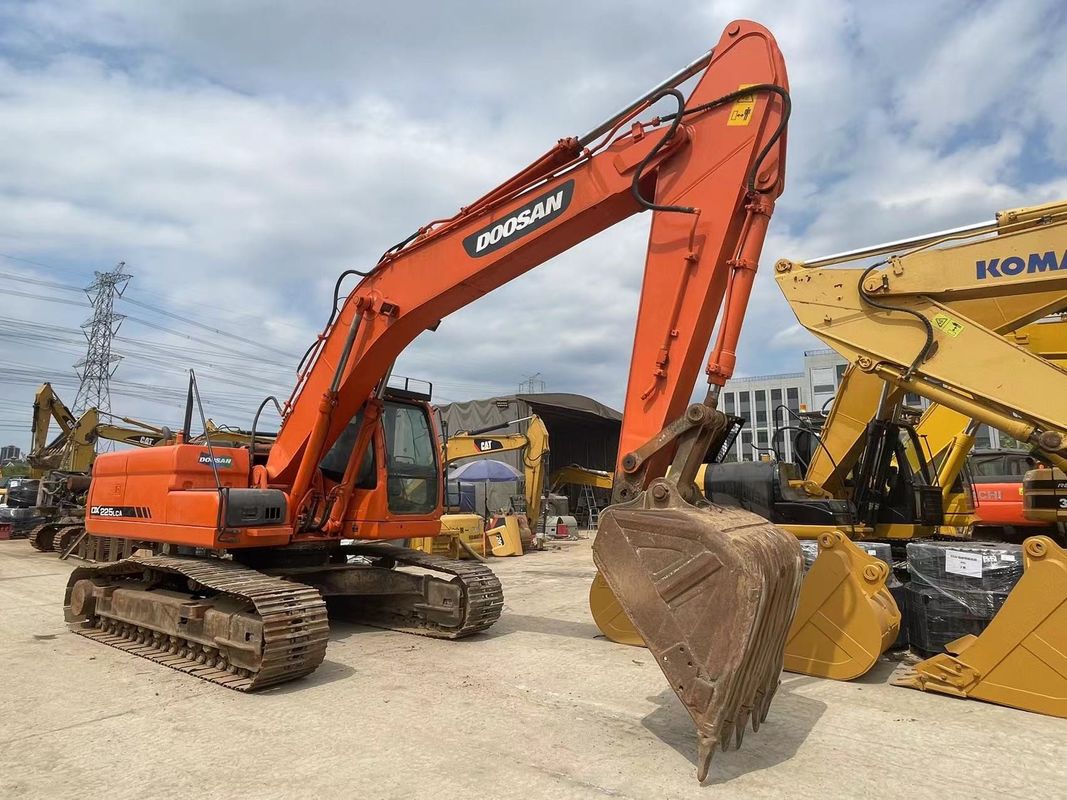 Vind uw perfecte match Gebruikte Doosan DX225LCA 22 ton graafmachine in uitstekende staat