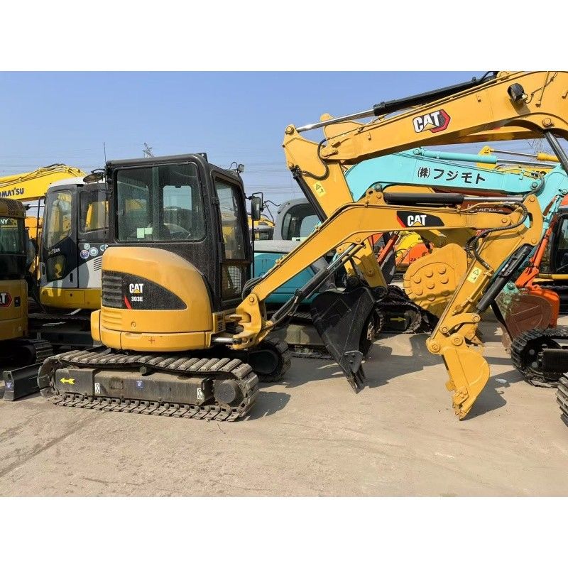 Gebruikte kleine graafmachine CAT 303E voor kleine bouwplaatsen en kleine ruimtes