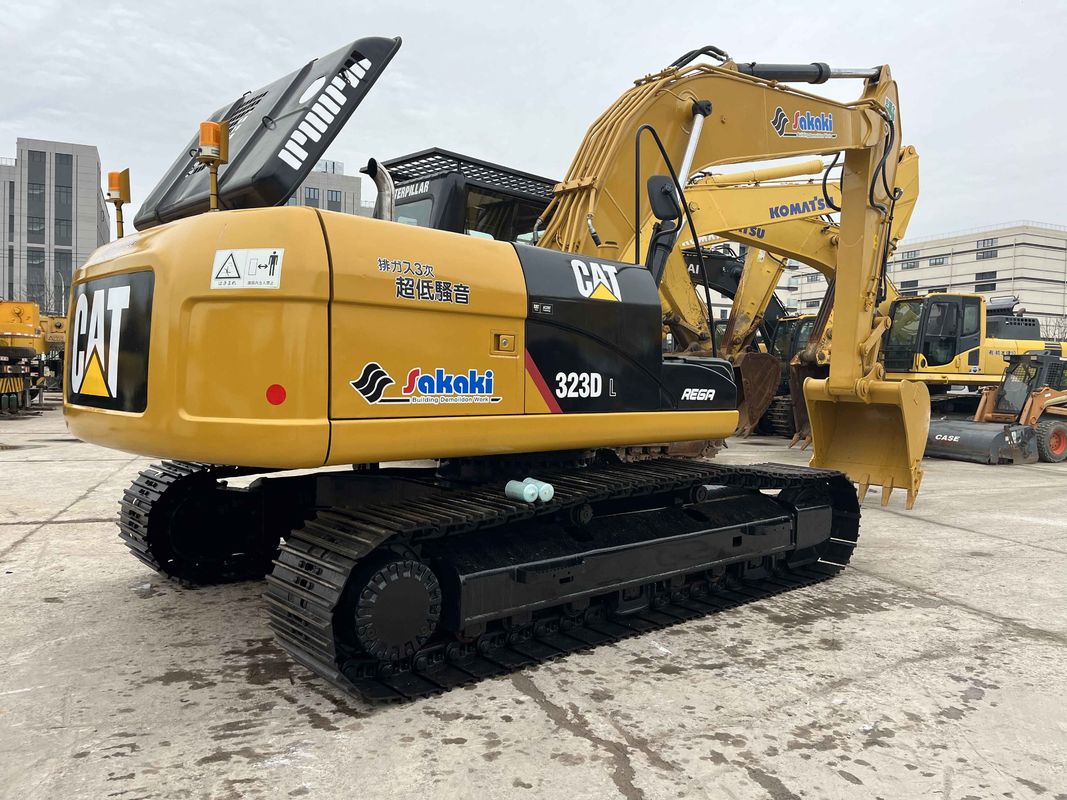 Gebruikte graafmachine CAT 323DL voor de bouw