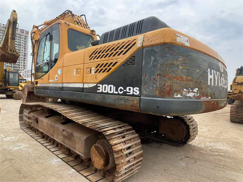 Gebruikte Hyundai R300LC-9S graafmachine te koop Goed onderhouden klaar om te werken