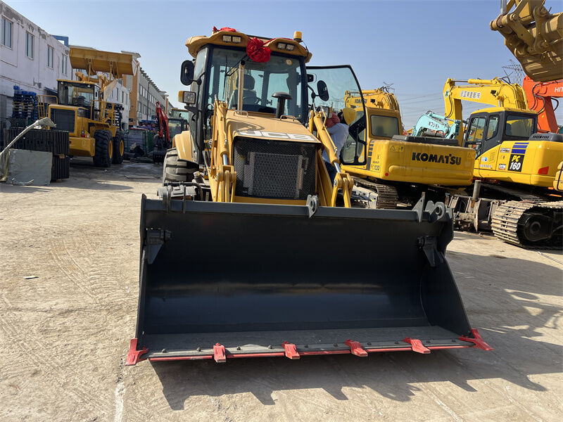 Nieuwe JCB 3CX bagger in goede staat.