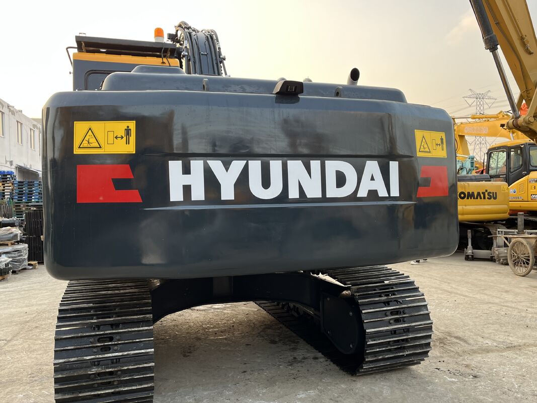 Gebruikt Hyundai-graafmachine HX220HD Op zwaar werk berekend duurzaam model met 120 kW vermogen en een emmercapaciteit van 1,2 kubieke meter