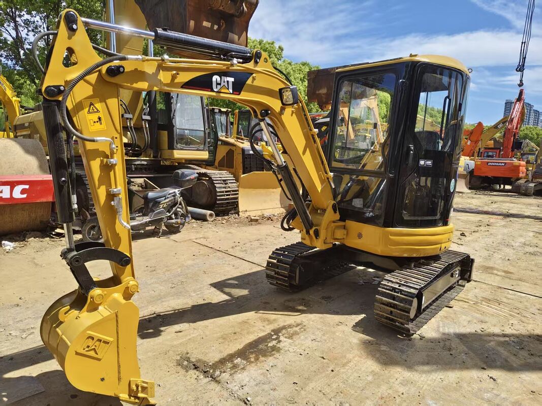 Gebruikte CAT 303C CR graafmachines met een sterke graafkracht en een reactieve hydraulica